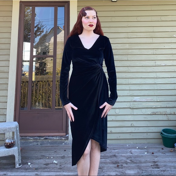 Black Velvet Dress - Picture 4 of 4